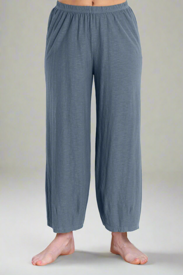 Cropped Pant with Darts