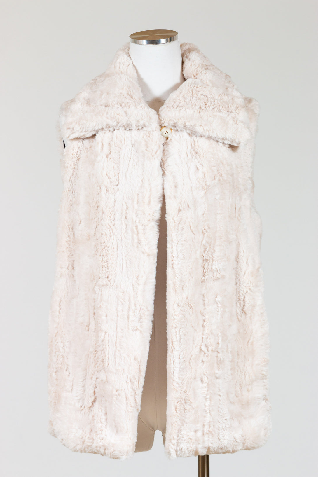 Capote-Talia-Vest-FauxFur-Sand-Shag-OffWhite