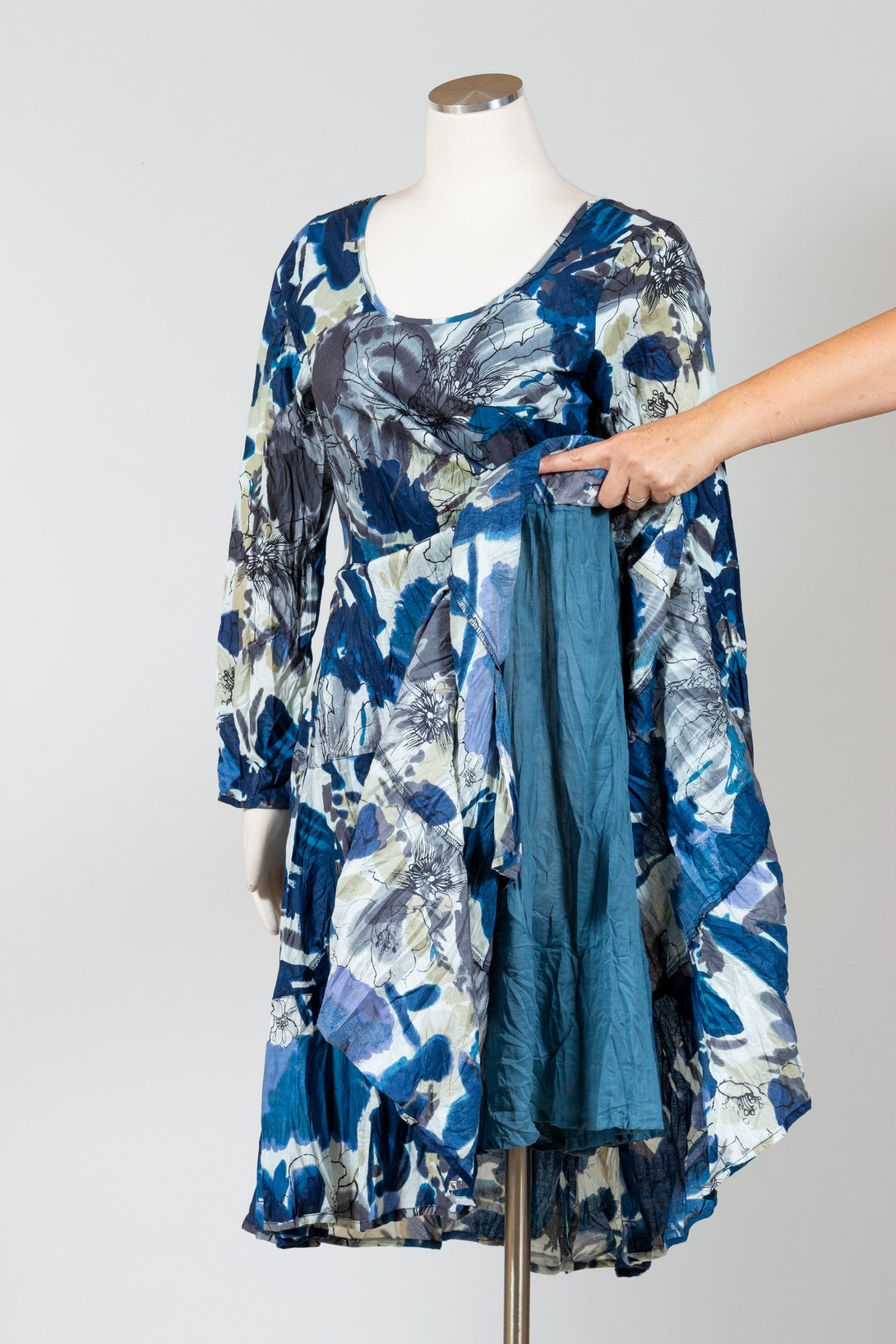 DressAddict-Clothing-Jade-Dress-Cotton-Floral-Blues-White-Blue