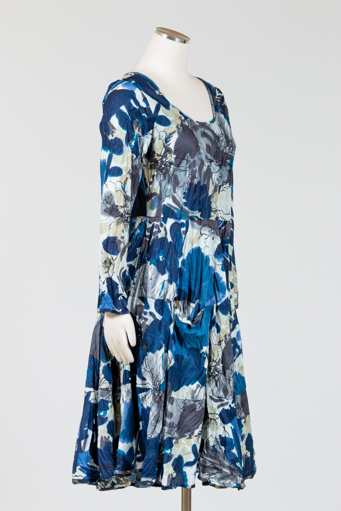 DressAddict-Clothing-Jade-Dress-Cotton-Floral-Blues-White-Blue