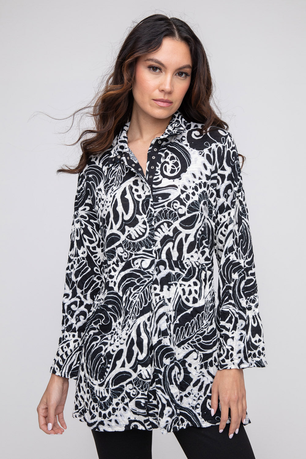 Liv-Habitat-Clothing-JetSet-SnapFront-Tunic-Black-Pattern