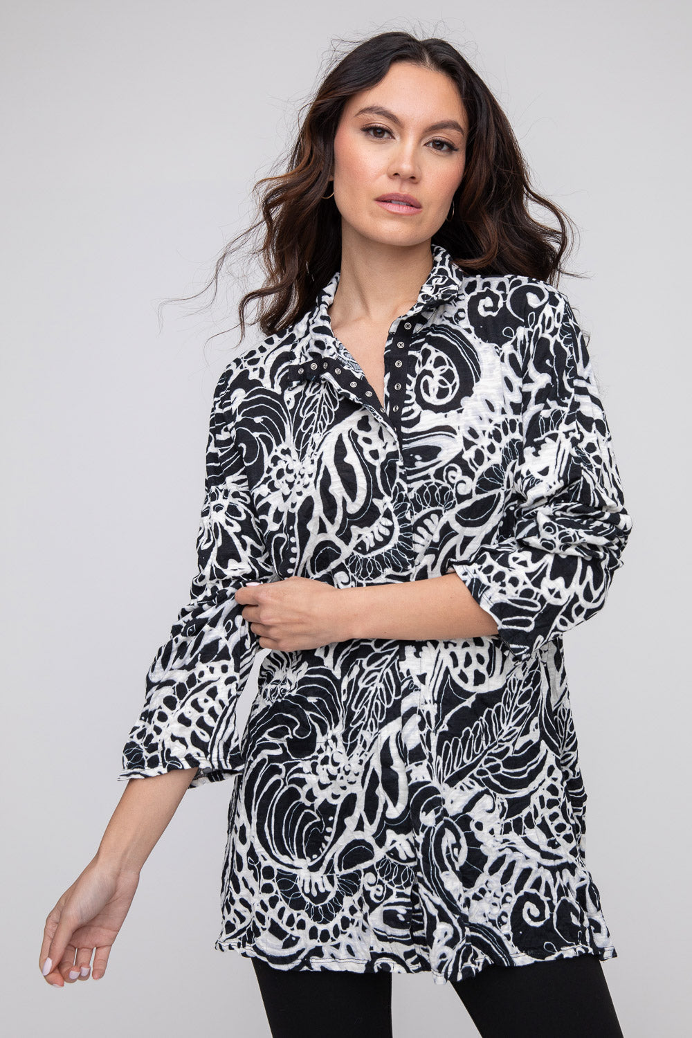 Liv-Habitat-Clothing-JetSet-SnapFront-Tunic-Black-Pattern