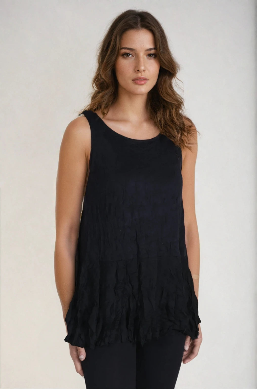 Chalet Sophia Layering Tank (Crinkle) {Black/white}