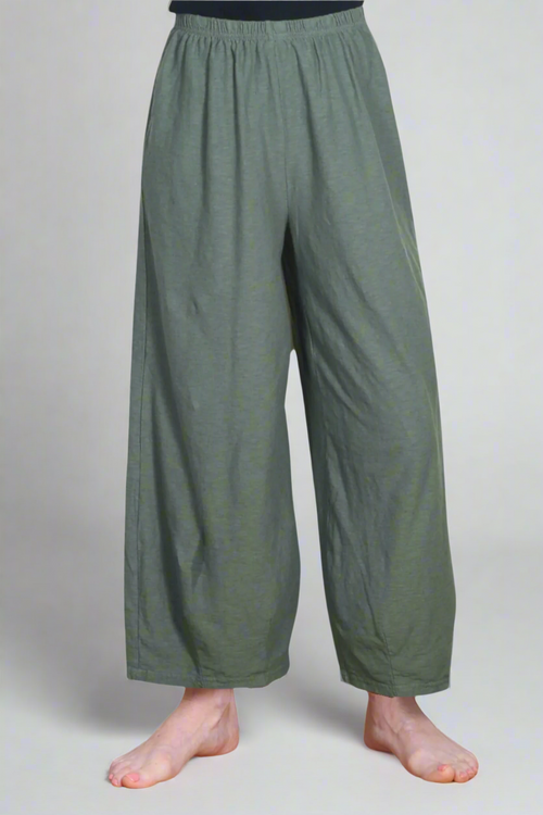 Cropped Pant with Darts