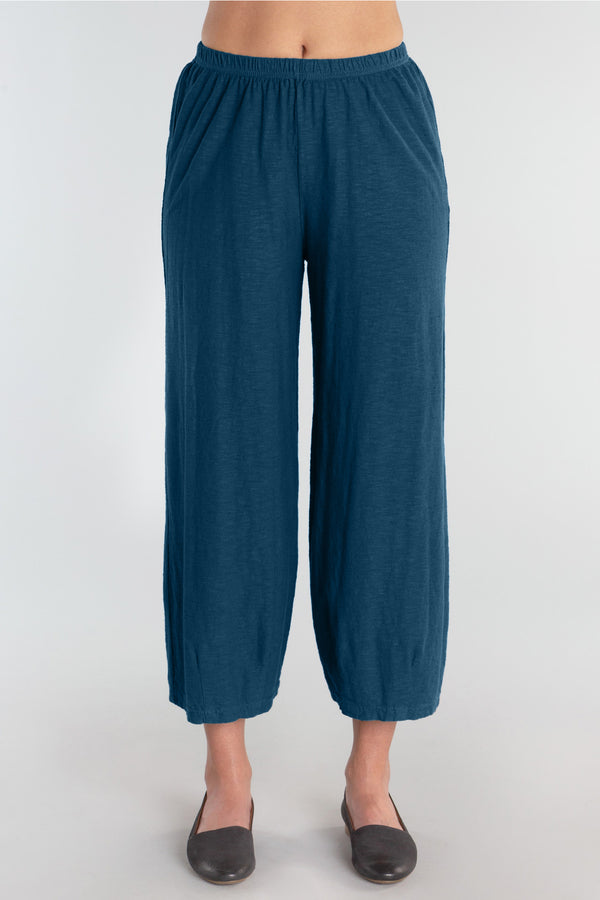 Cropped Pant with Darts